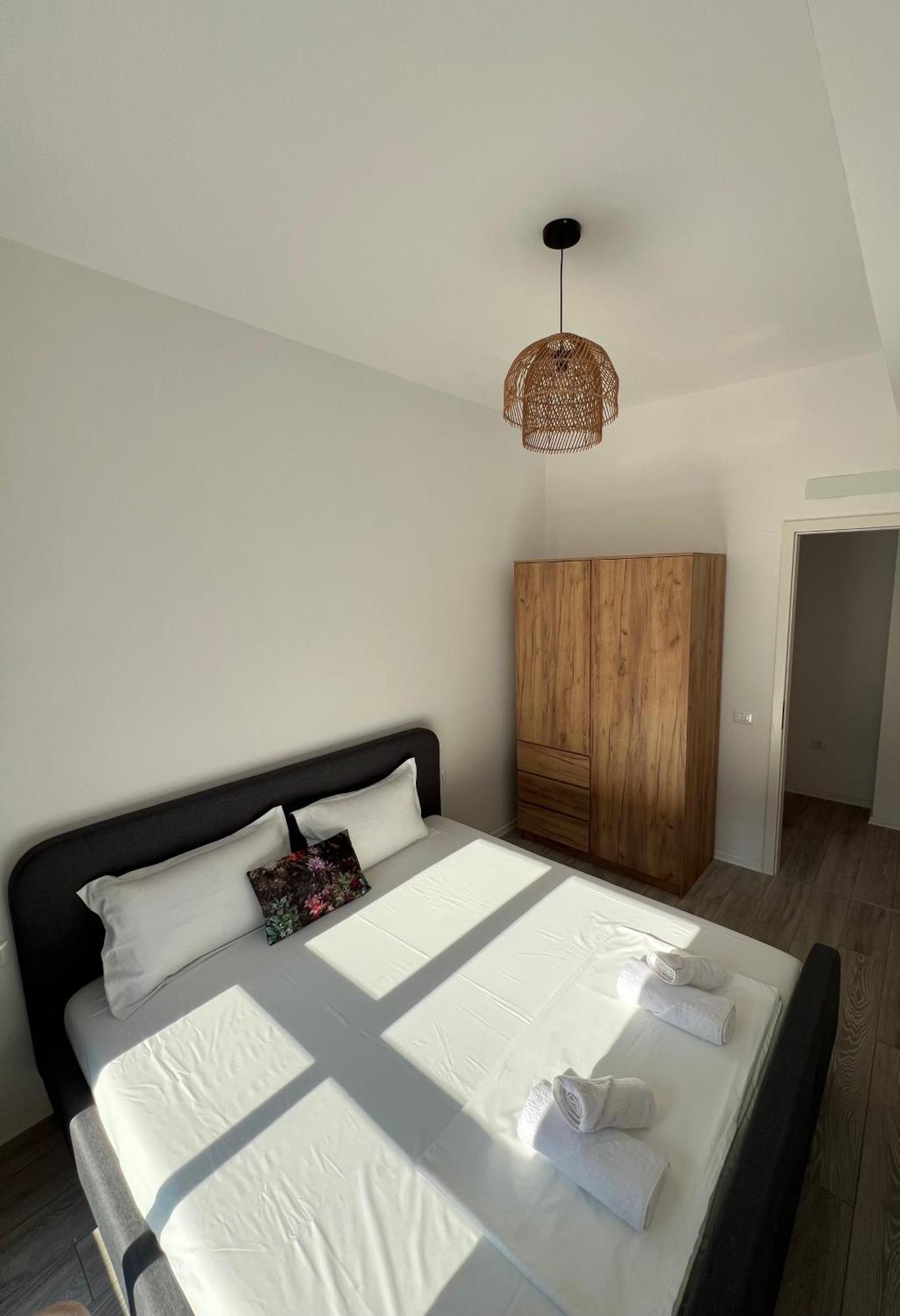 Sunflower Apartment Tirana Exterior foto